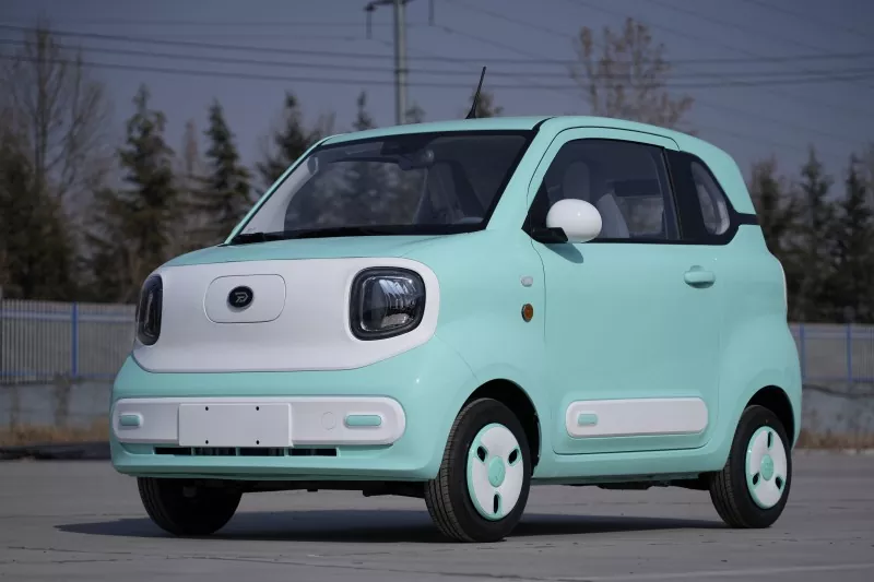 سيارة ركاب EEC Mini Electric: قزم النقل الحضري
